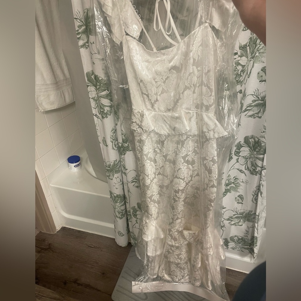 V. Chapman Violet dress in Coconut Macaron - Picture 10 of 11